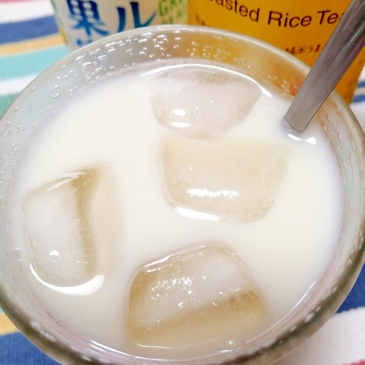 アイス☆ミルクと果実の玄米茶♪